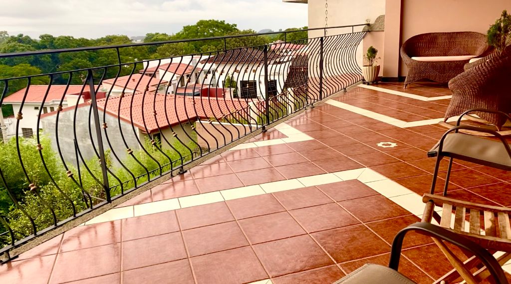 Venta de Amplia Casa en Alajuela. Rebajada