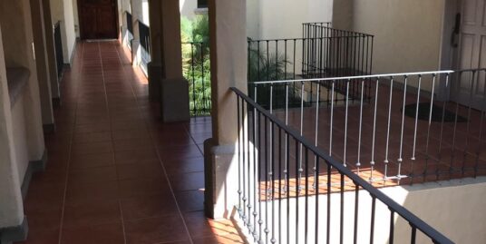 Venta de Apartamento   en Escazú. 3 Habitaciones.