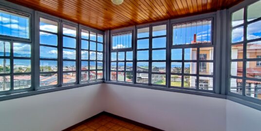 Venta de casa en Heredia centro con uso de suelo mixto.