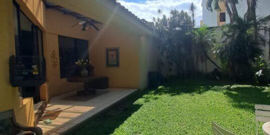 Venta de Casa en Trejos Montealegre  Escazú. 4Habitaciones