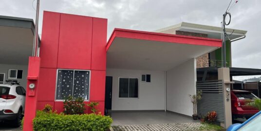 Venta  de Casa en Condominio Nobleza de Coris en Cartago