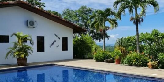 Se Vende Hermosa QUINTA en La Ceiba Orotina