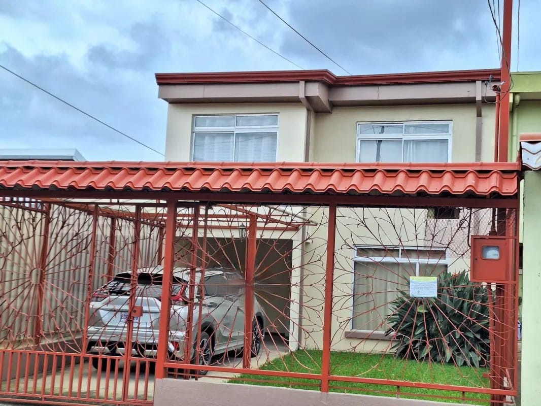 Venta de Casa en el Coyol Alajuela