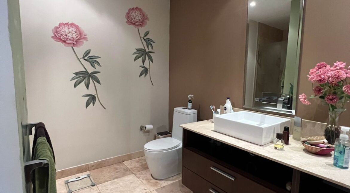 WhatsApp Image 2025-11-06 at 5.05.21 PM (1)