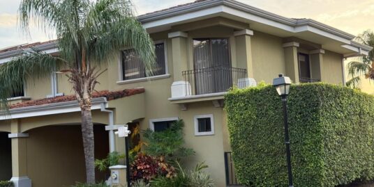 Venta de Condominio Almería  Pozos, Santa Ana