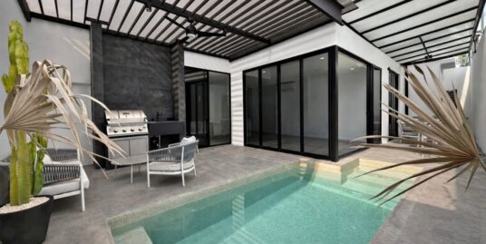 Casa Contemporánea en Condominio – Pozos de Santa Ana